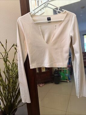 BDG Cream Ribbed V-Notch Long Sleeve Crop Top